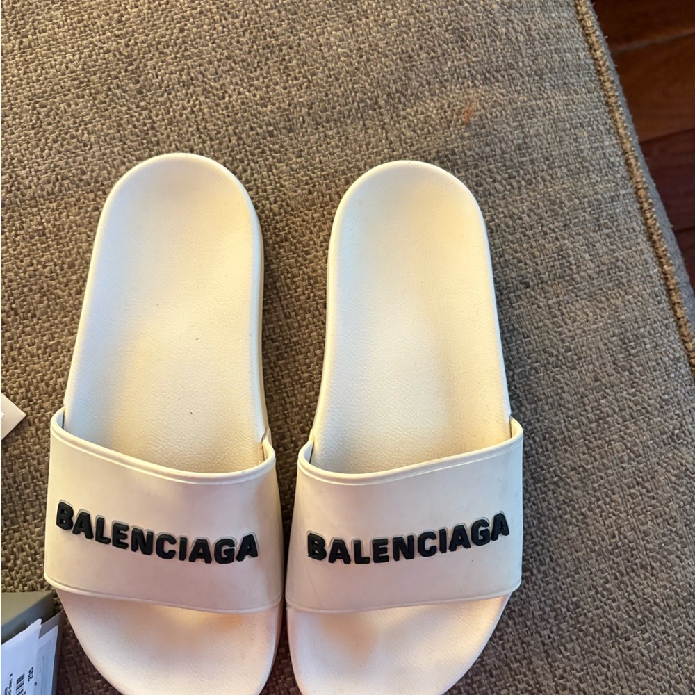 Balenciaga Ladies Cream Slide Sandals - Picture 3 of 6